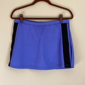 Aspire Tennis short/skirt, purple with black strip, size L
